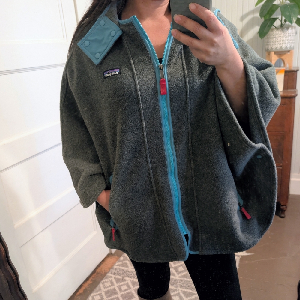 Patagonia Synchilla Gray Aqua Blue Fleece Poncho Cape Coat